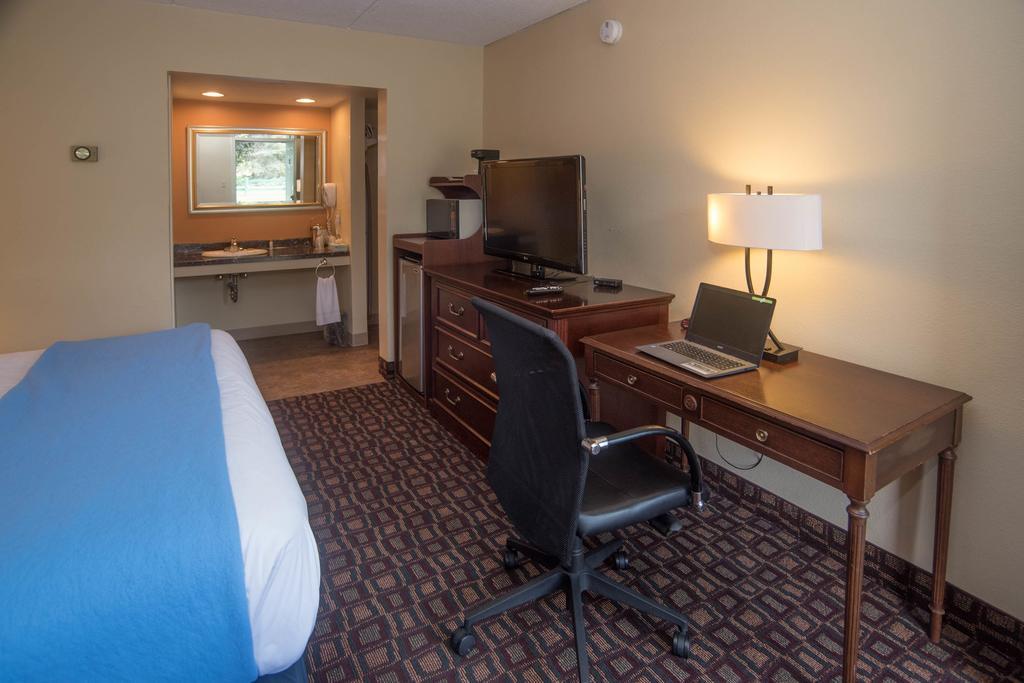 Colonnade Inn Lyndonville Esterno foto