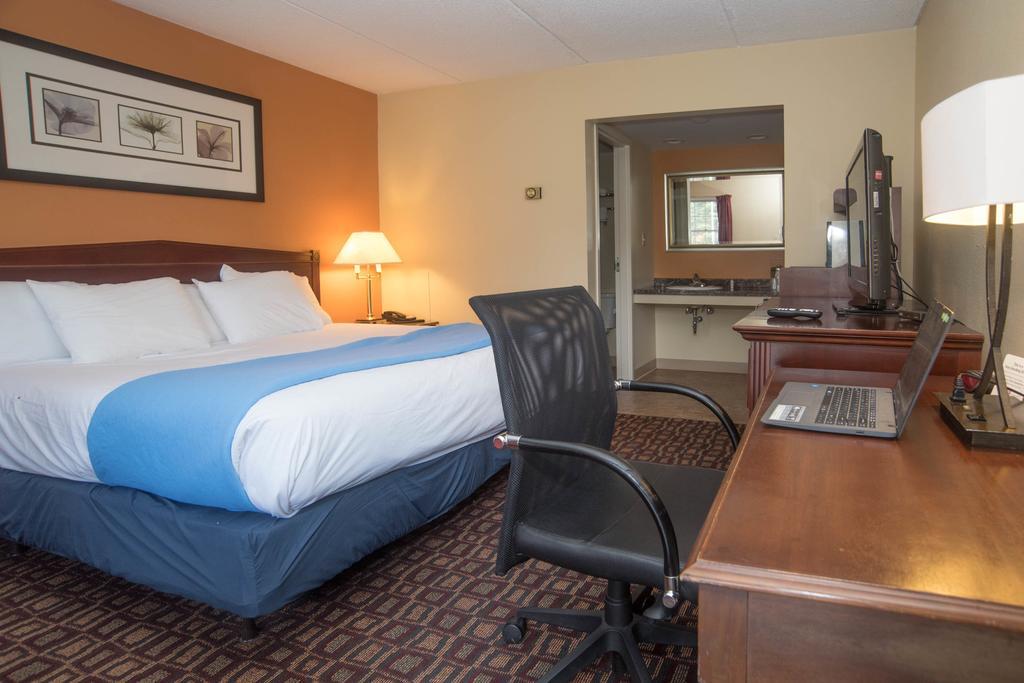 Colonnade Inn Lyndonville Esterno foto