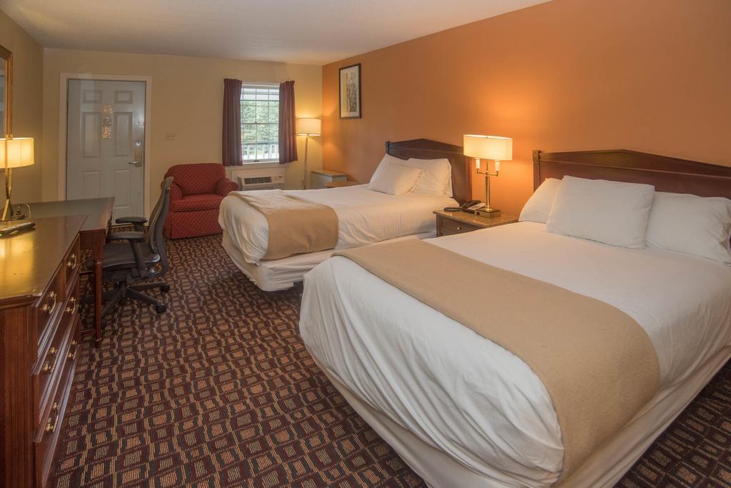 Colonnade Inn Lyndonville Esterno foto