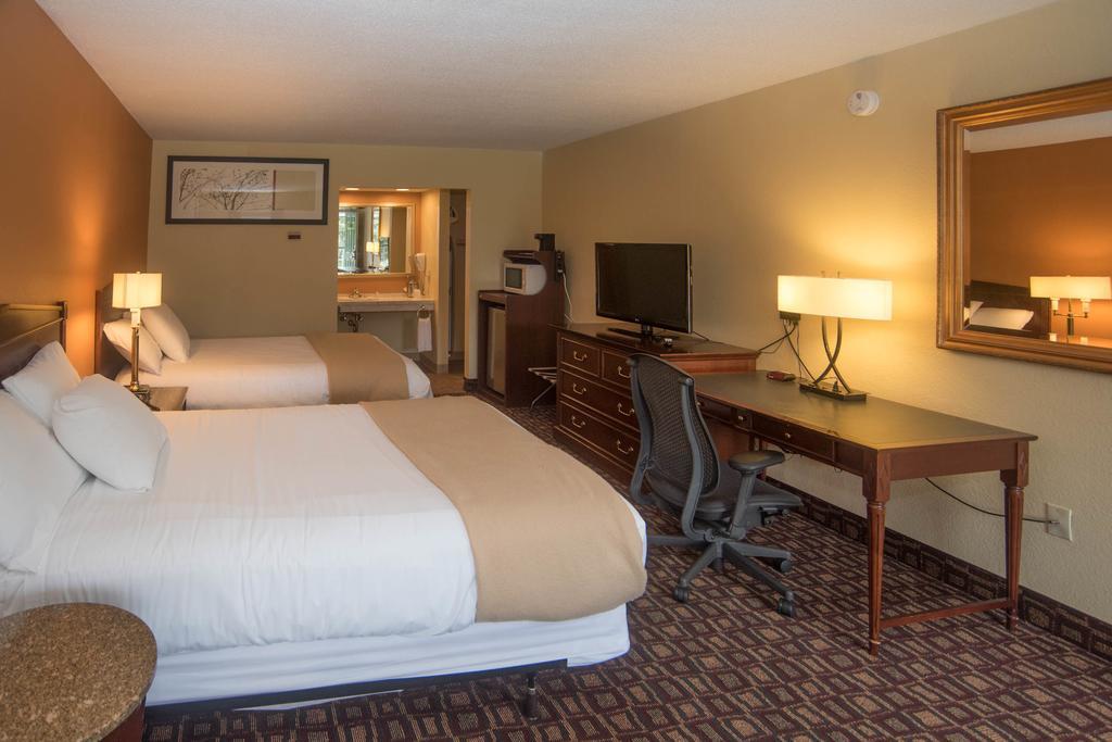 Colonnade Inn Lyndonville Esterno foto