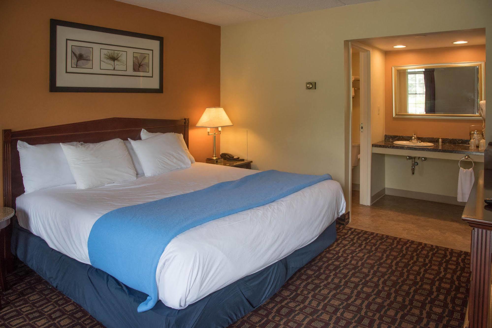 Colonnade Inn Lyndonville Esterno foto