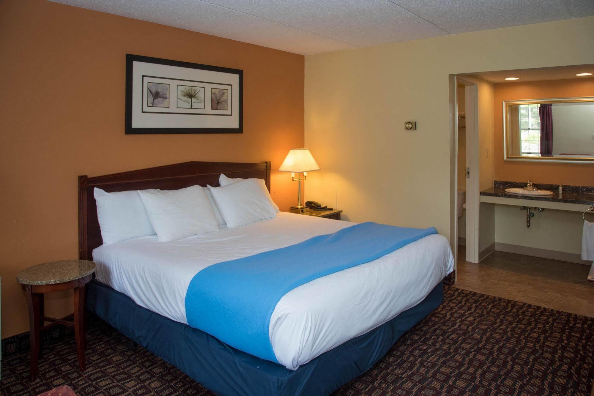 Colonnade Inn Lyndonville Esterno foto