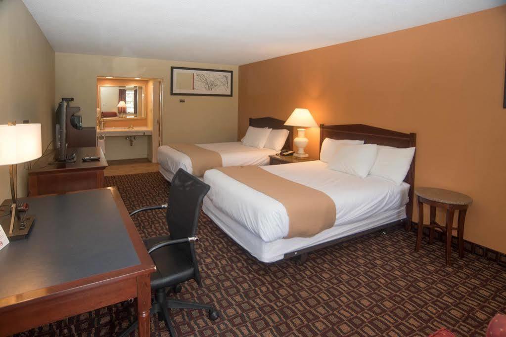 Colonnade Inn Lyndonville Esterno foto