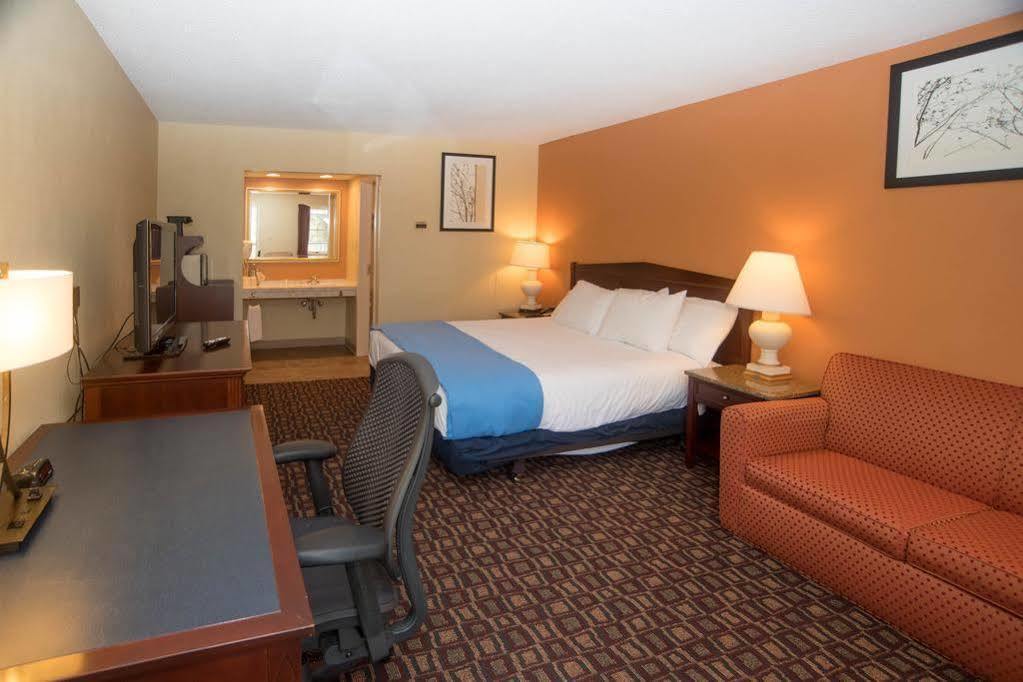 Colonnade Inn Lyndonville Esterno foto